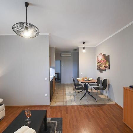 Salt Hill Apartmanok Егерсалок Екстер'єр фото