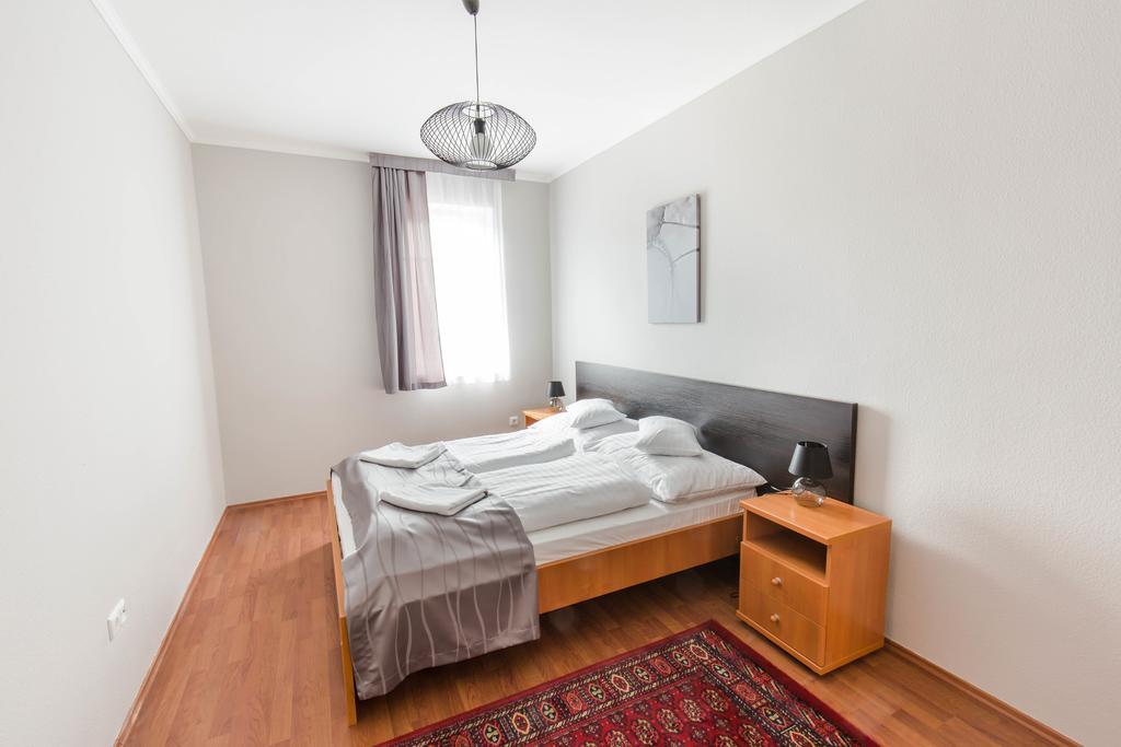 Salt Hill Apartmanok Егерсалок Екстер'єр фото