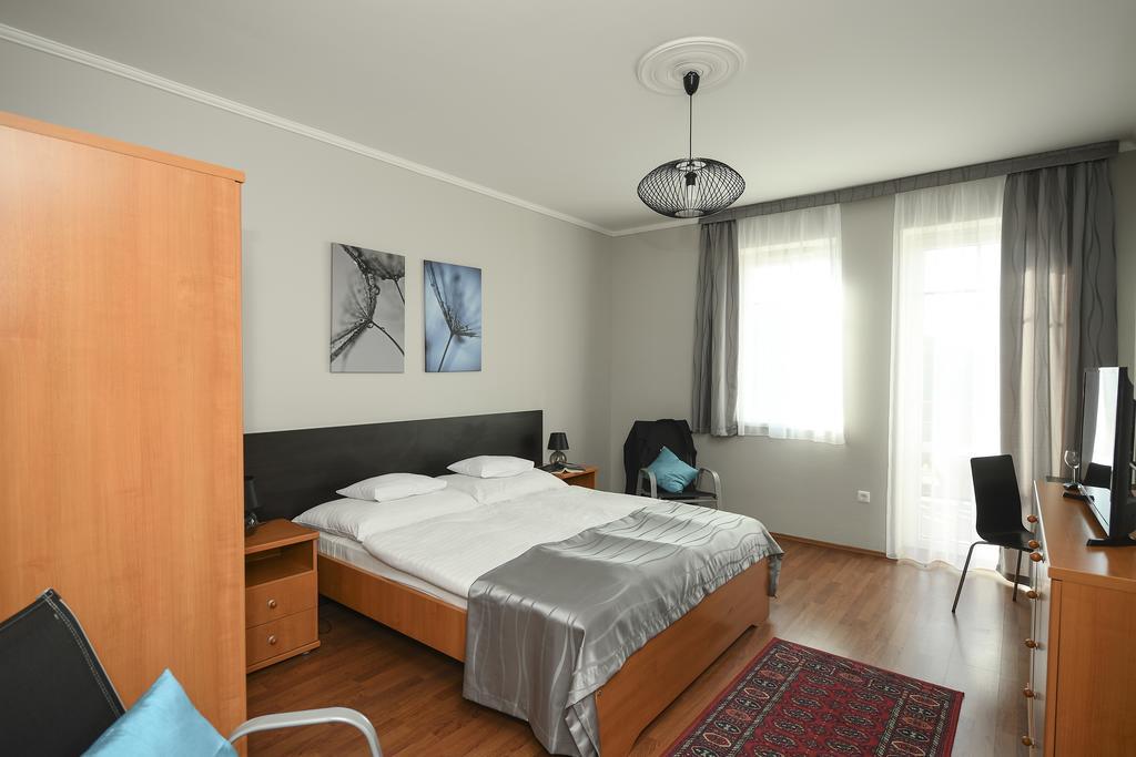 Salt Hill Apartmanok Егерсалок Екстер'єр фото