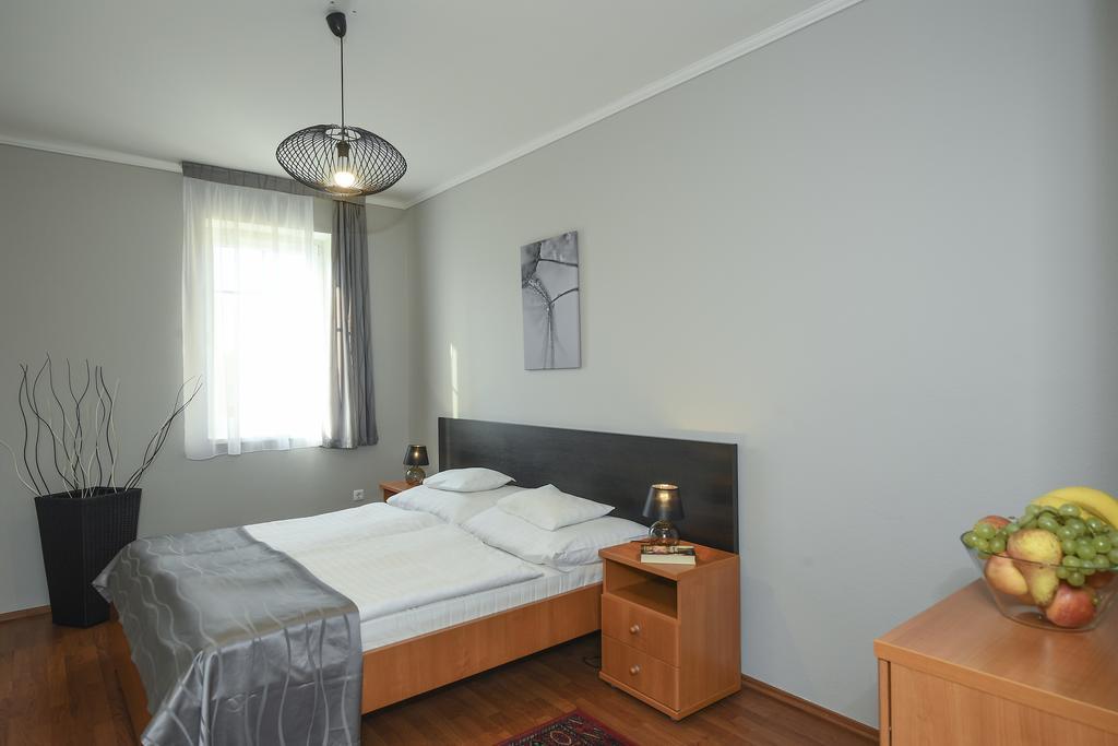Salt Hill Apartmanok Егерсалок Екстер'єр фото