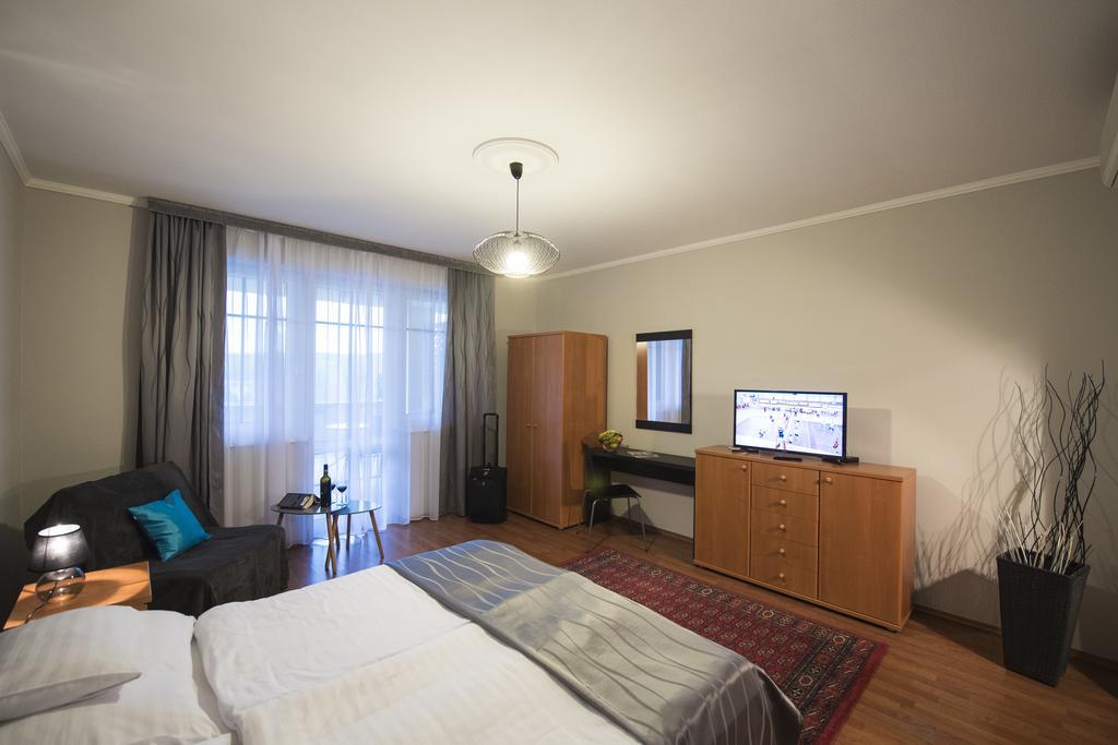 Salt Hill Apartmanok Егерсалок Екстер'єр фото