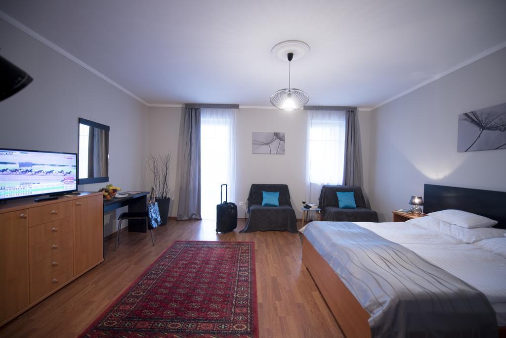 Salt Hill Apartmanok Егерсалок Екстер'єр фото