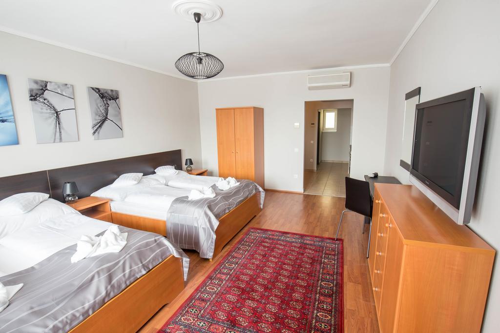 Salt Hill Apartmanok Егерсалок Екстер'єр фото