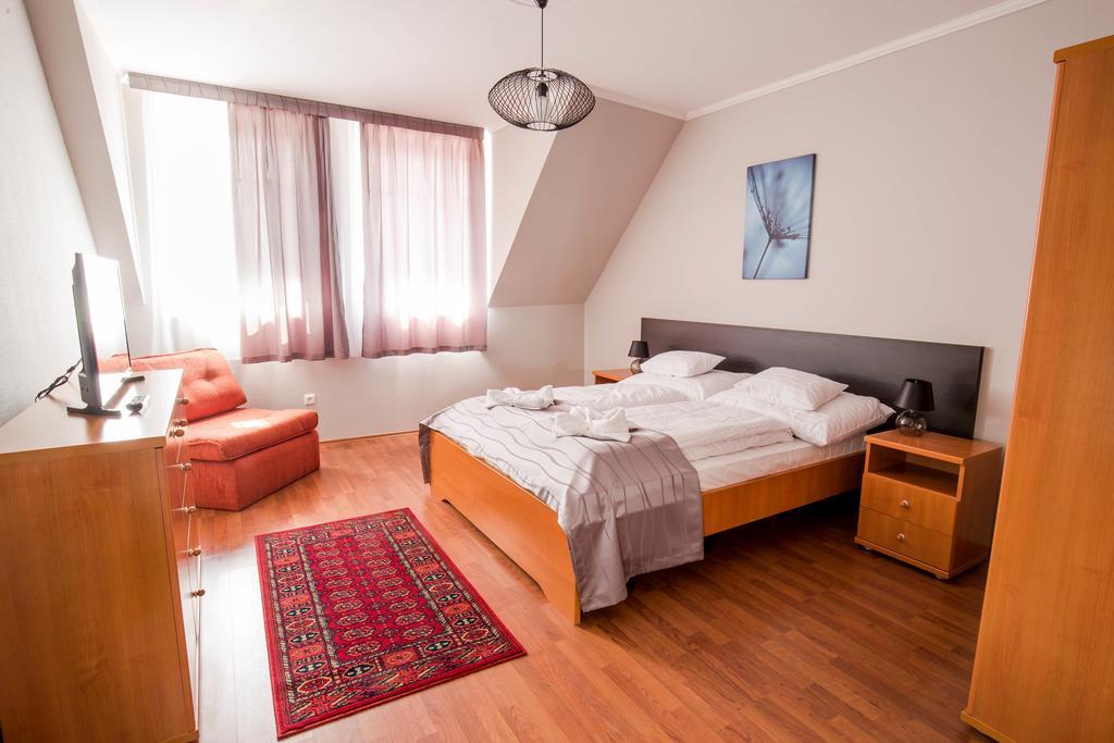 Salt Hill Apartmanok Егерсалок Екстер'єр фото