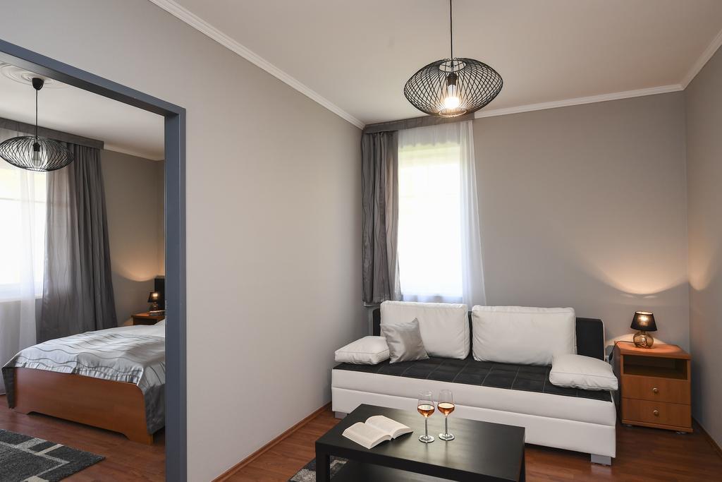 Salt Hill Apartmanok Егерсалок Екстер'єр фото